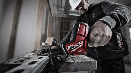 Аккумуляторная сабельная пила M12 CHZ-0 FUEL Milwaukee - внешний вид фото 2 Аккумуляторная сабельная пила M12 CHZ-0 FUEL Milwaukee фотография фото 2