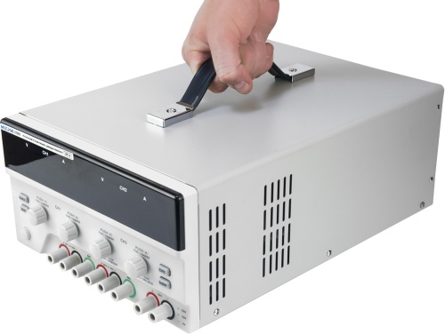 Источник питания Трёхканальный линейный источник питания с цифровым управлением МЕГЕОН 37305 фотография  фото 4